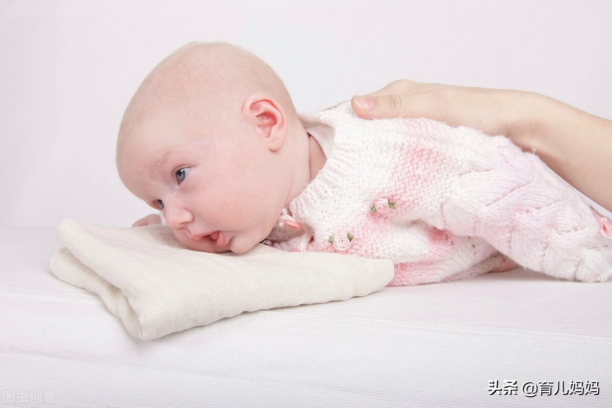 婴儿喜欢趴着睡是肠胃不好吗,宝宝趴睡是因为脾胃不舒服吗