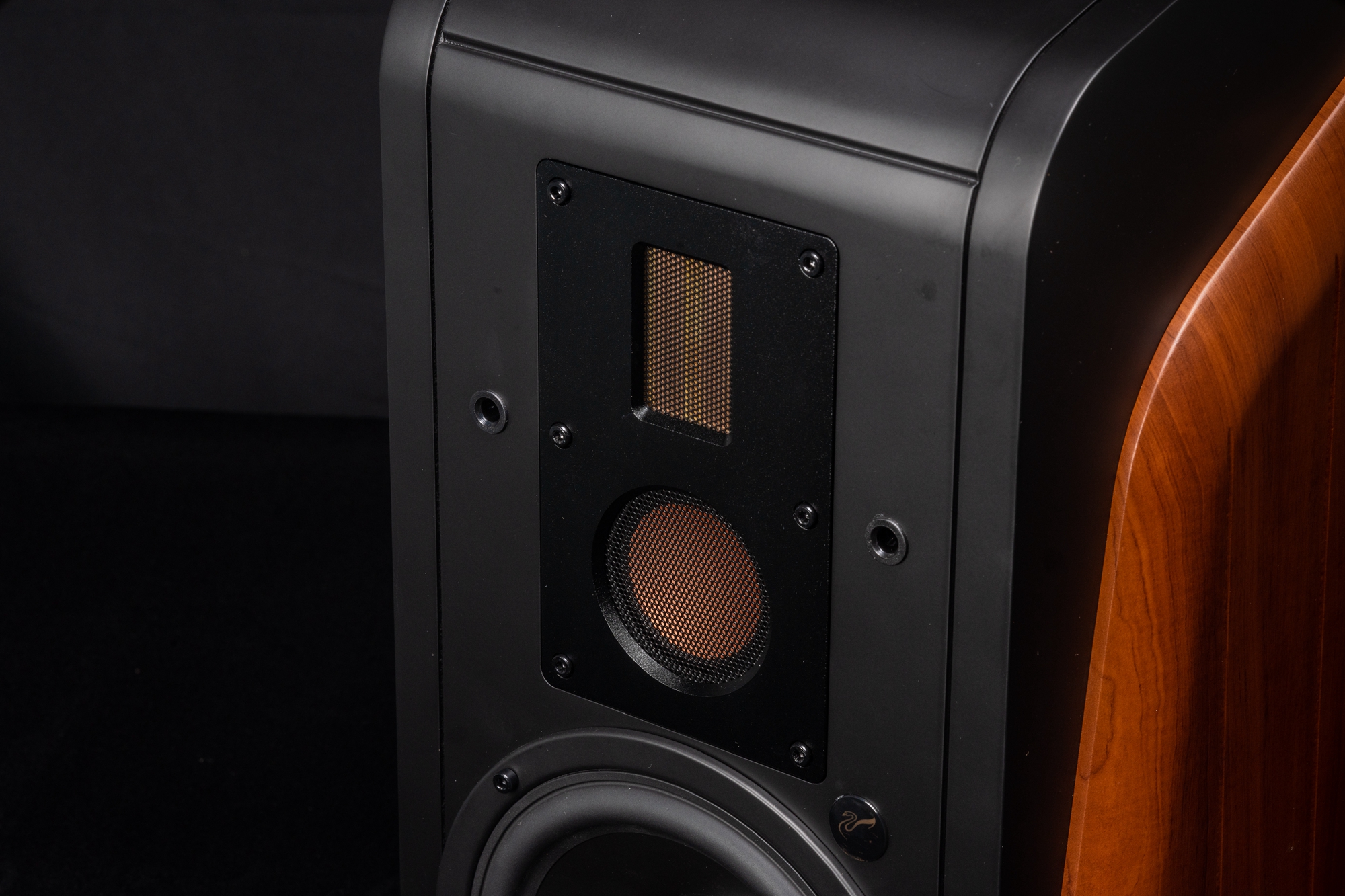 惠威m200mkiii和m300哪个更好,惠威m200mkiii对比m300