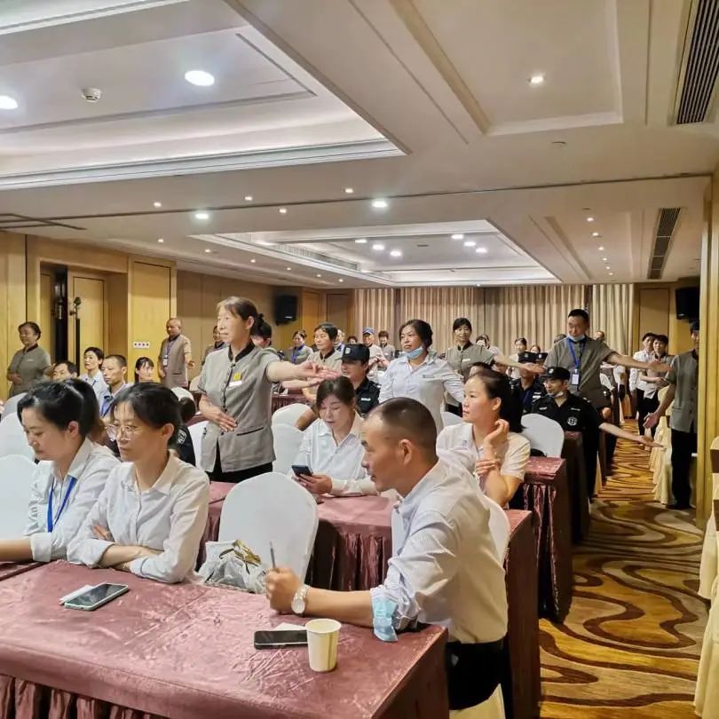 知礼有节至诚服务——尚坤物业开展全员礼仪礼节学习培训