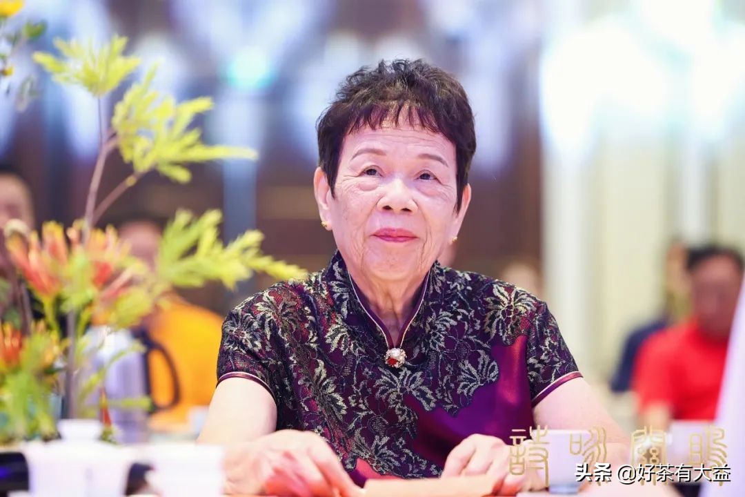 在诗与茶中感受深爱|“诗咏关雎”60周年钻石婚纪念茶会圆满举办