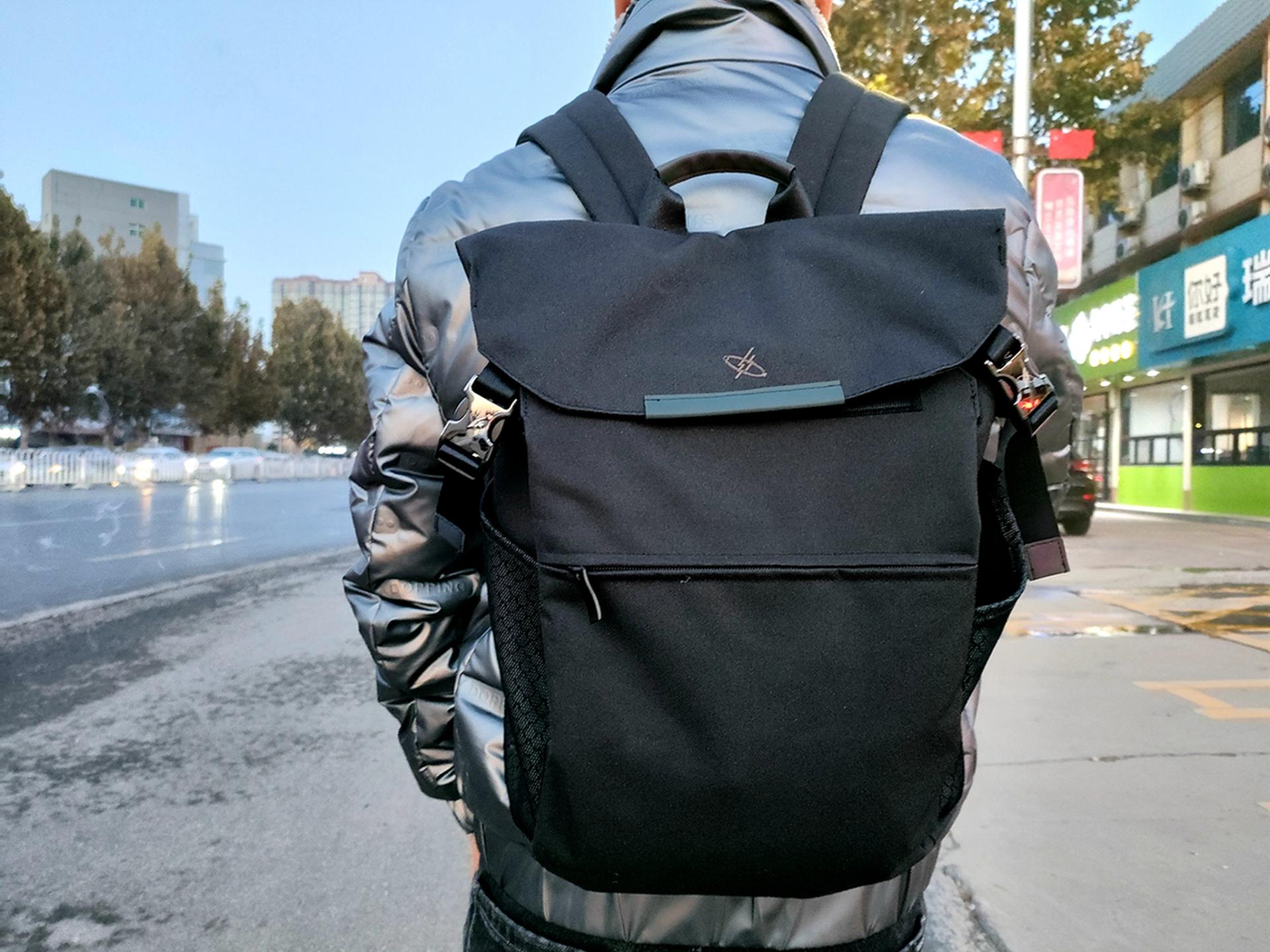 光影行星可横向展开的双肩包,光影行星宙斯双肩包怎么选