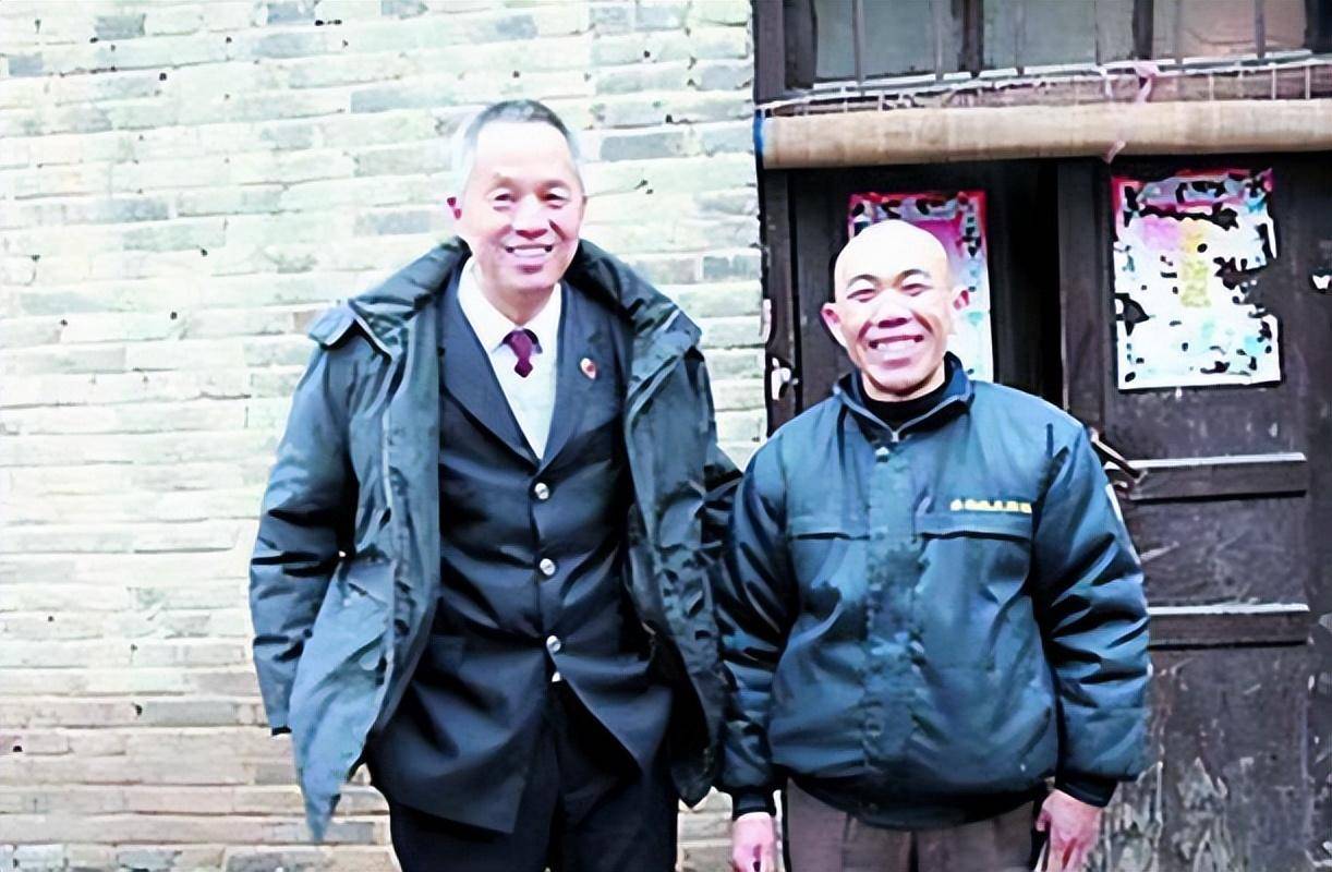 河南农民绿马甲获刑,买绿马甲被判十三年