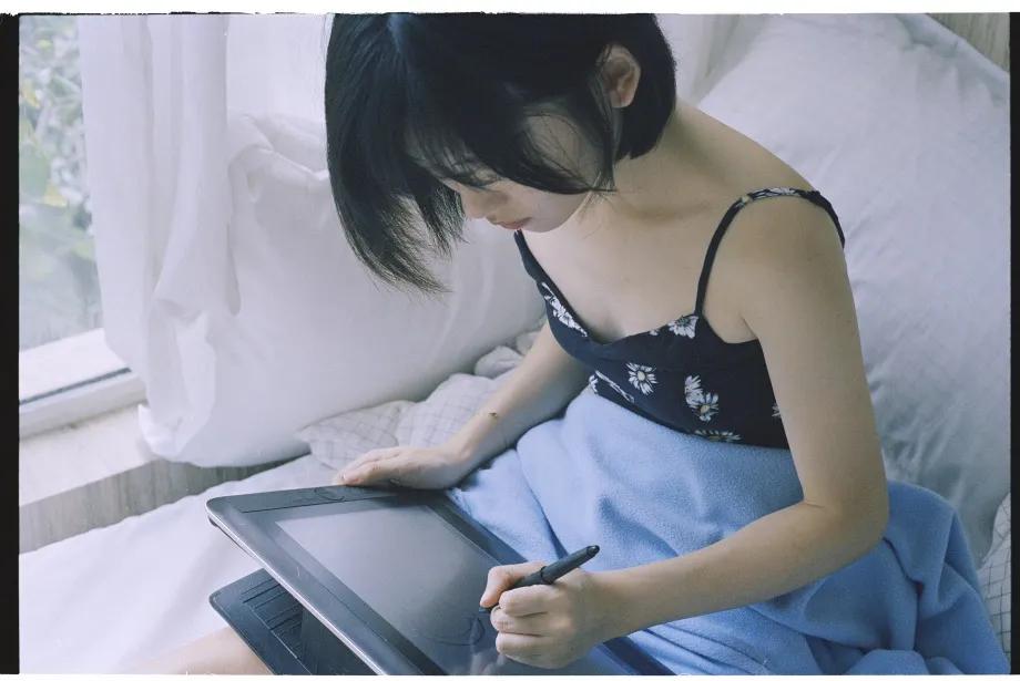 清新女大学生写真,青春活力大学生写真照片