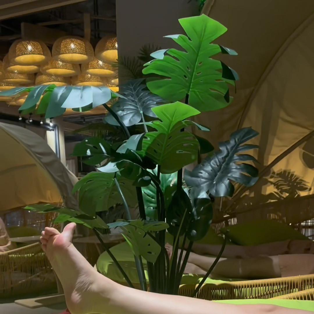 家银们过五百赞擦边女给大家擦个玻璃！！！