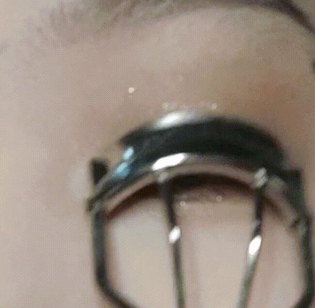 新手如何化妆自然不卡粉,新手如何化妆出无瑕零毛孔的皮肤