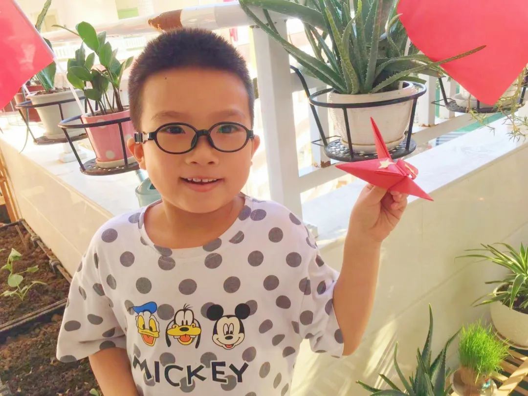 一颗童心爱祖国,小小航天娃童心唱祖国