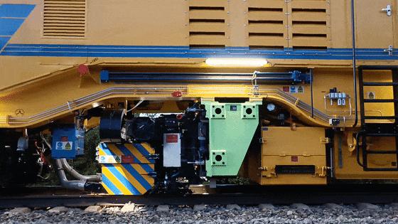 投用满一年！钢轨养护又添新队员