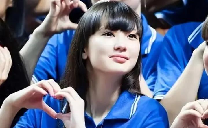 世界前三主攻排球少年,26岁排球美女
