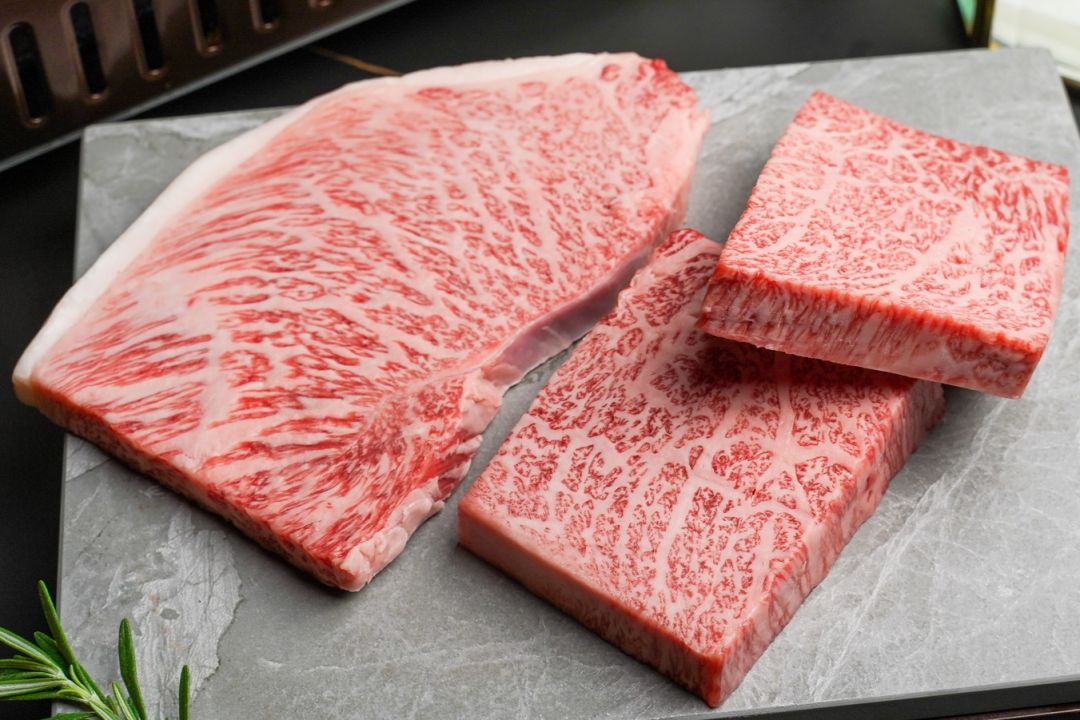 葡萄酒和牛肉怎么搭配,牛排配白葡萄酒还是红葡萄酒