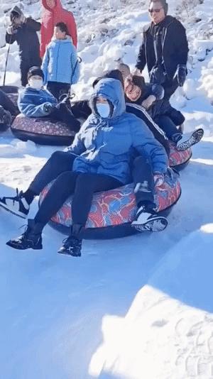 大街上看到的一幕万万想不到,大街上的一幕视频