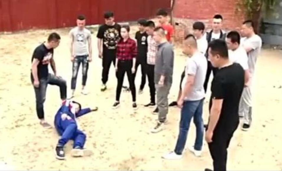 西安26人被判为死刑了吗,西安19岁女犯人被判死刑痛哭