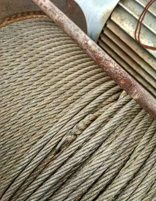 违章指挥造成重大事故怎么判刑,违章指挥造成1人死亡负什么责任