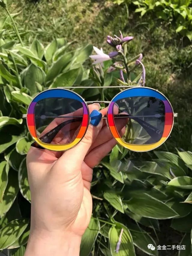 gucci是什么品牌眼镜,gucci眼镜有款红边框的眼镜