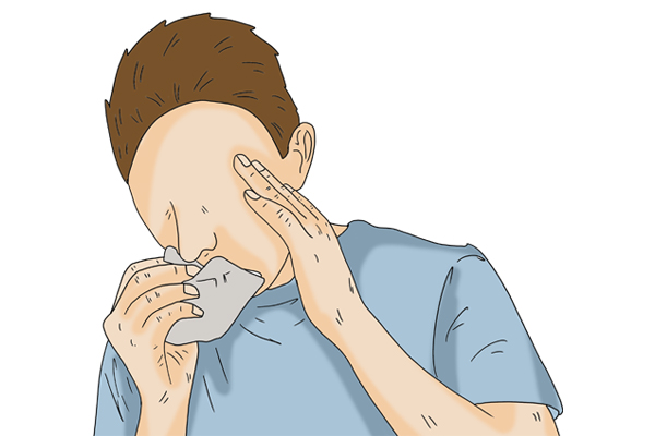 为什么感冒流的鼻涕是金黄色的,为什么感冒流鼻涕是青色