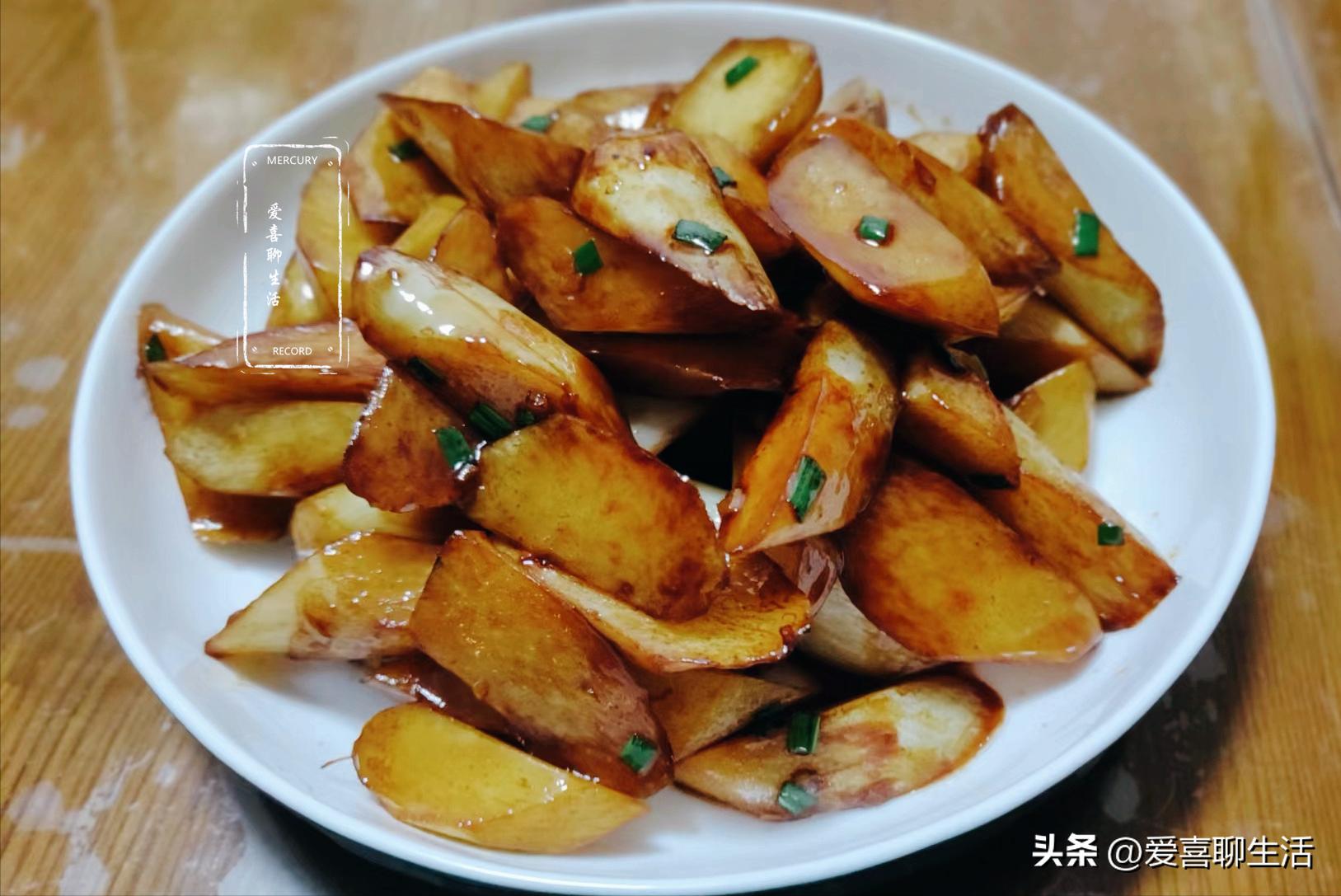 秋分后，这菜正当季，8块一斤有点贵，随手一焖，脆嫩鲜甜好香呀