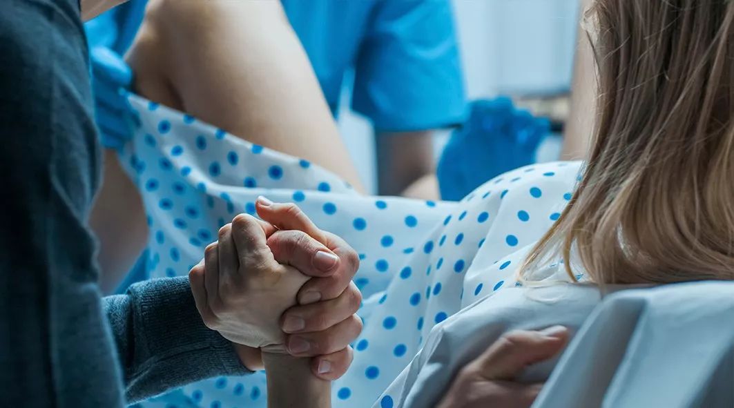 一身痛冷发高烧是新冠第几天,高热39度不退是新冠吗