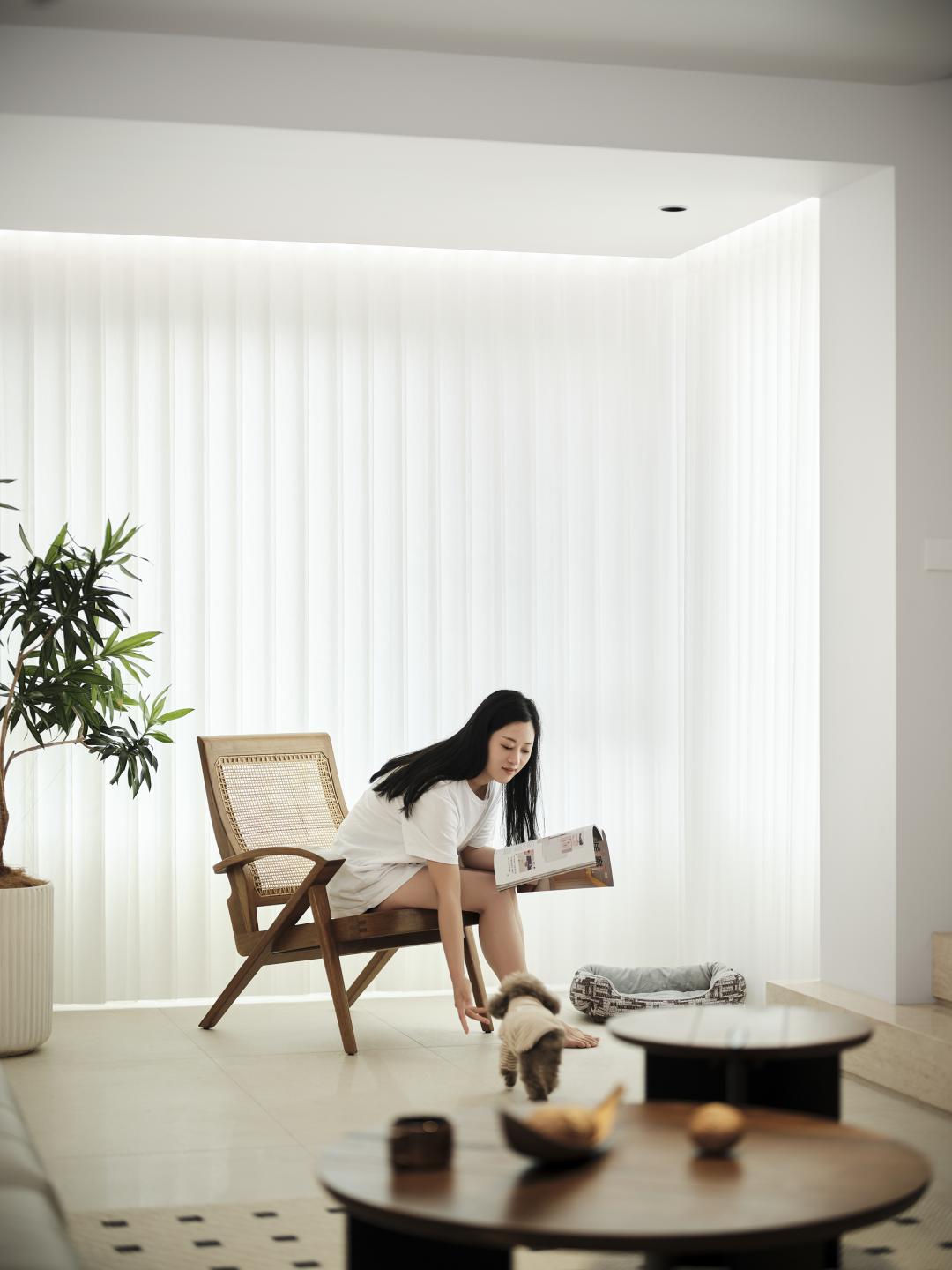 金丝桃木楼梯装修效果图,门面阁楼楼梯的巧妙设计