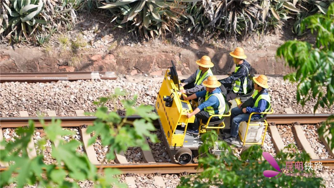咻——铁路敞篷小跑车来啦