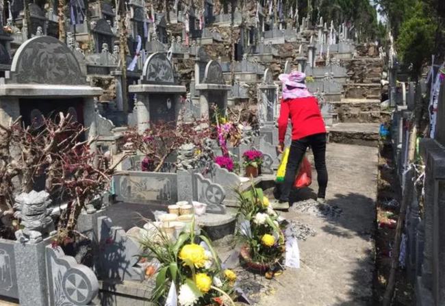 公墓保安经历,墓地保安真实夜班