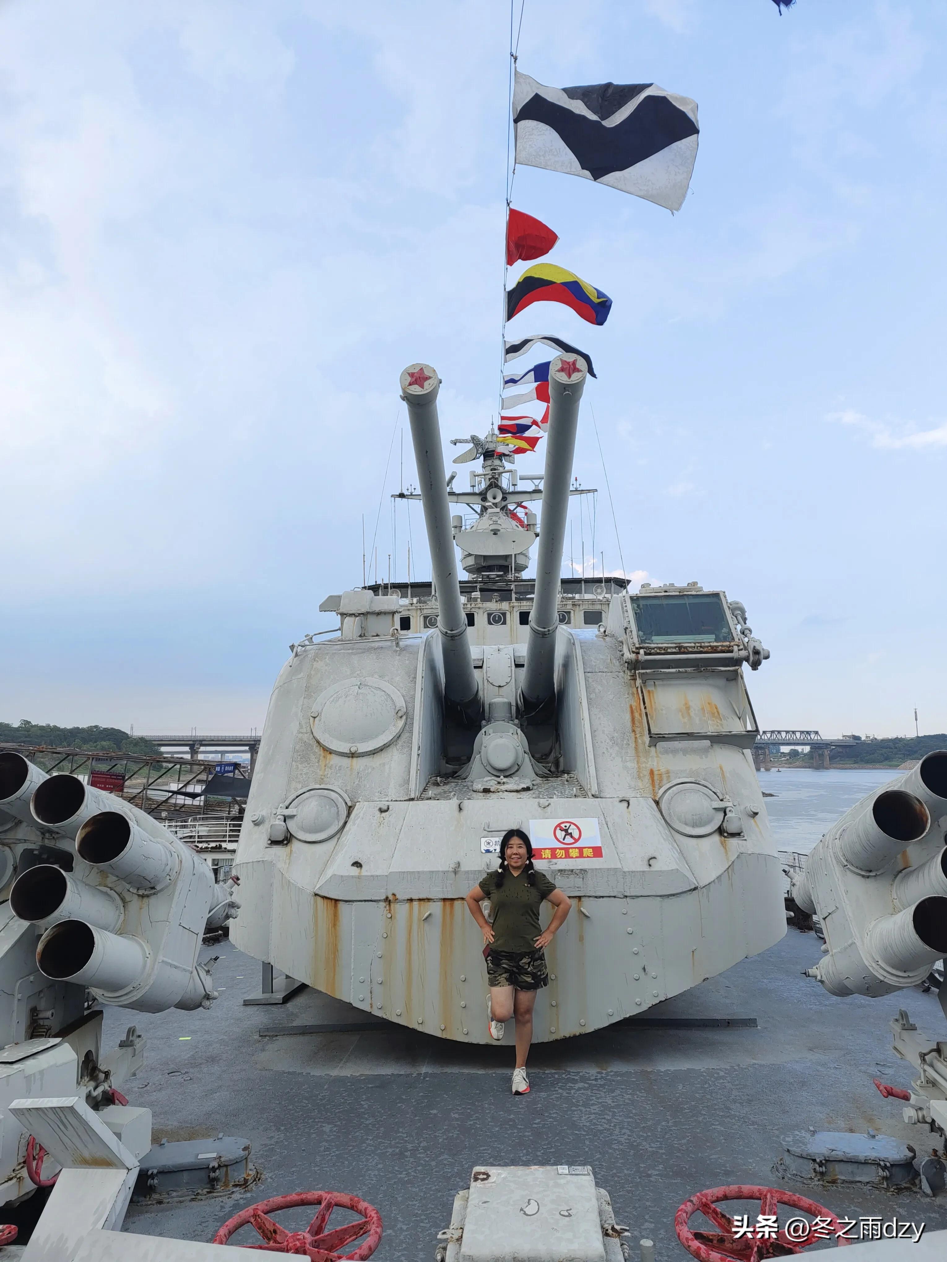 南昌舰主题园凤凰洲湿地公园,凤凰洲建军广场