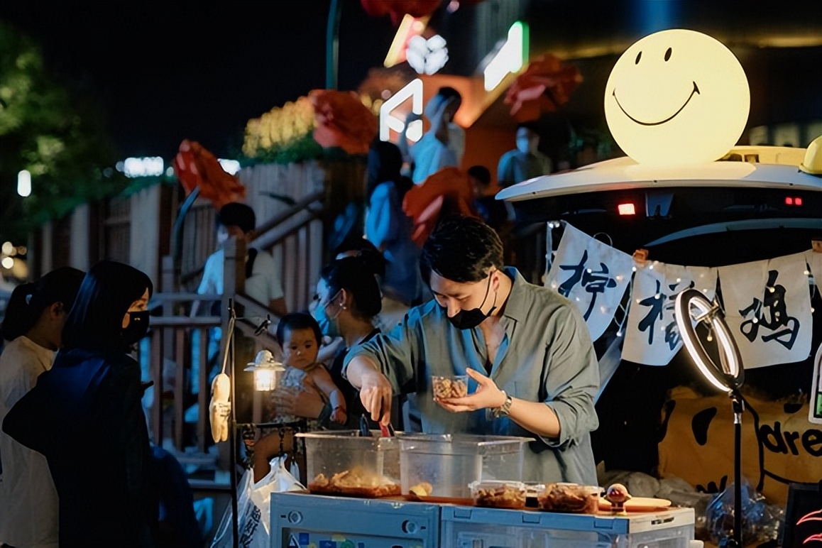 后备箱摆摊真的可以带动经济吗,后备箱摆摊卖什么最暴利