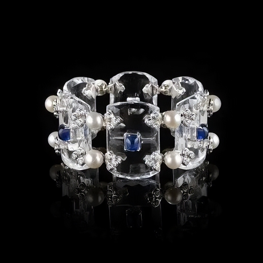 登上苏富比、用各种奇特新材质……邀你进入这位意大利设计师的珠宝新世界