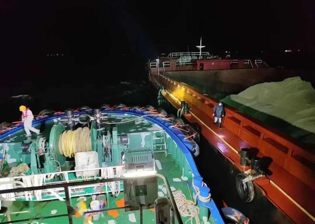 福建海警一日查获4起非法采砂案,海警严查非法采砂行为