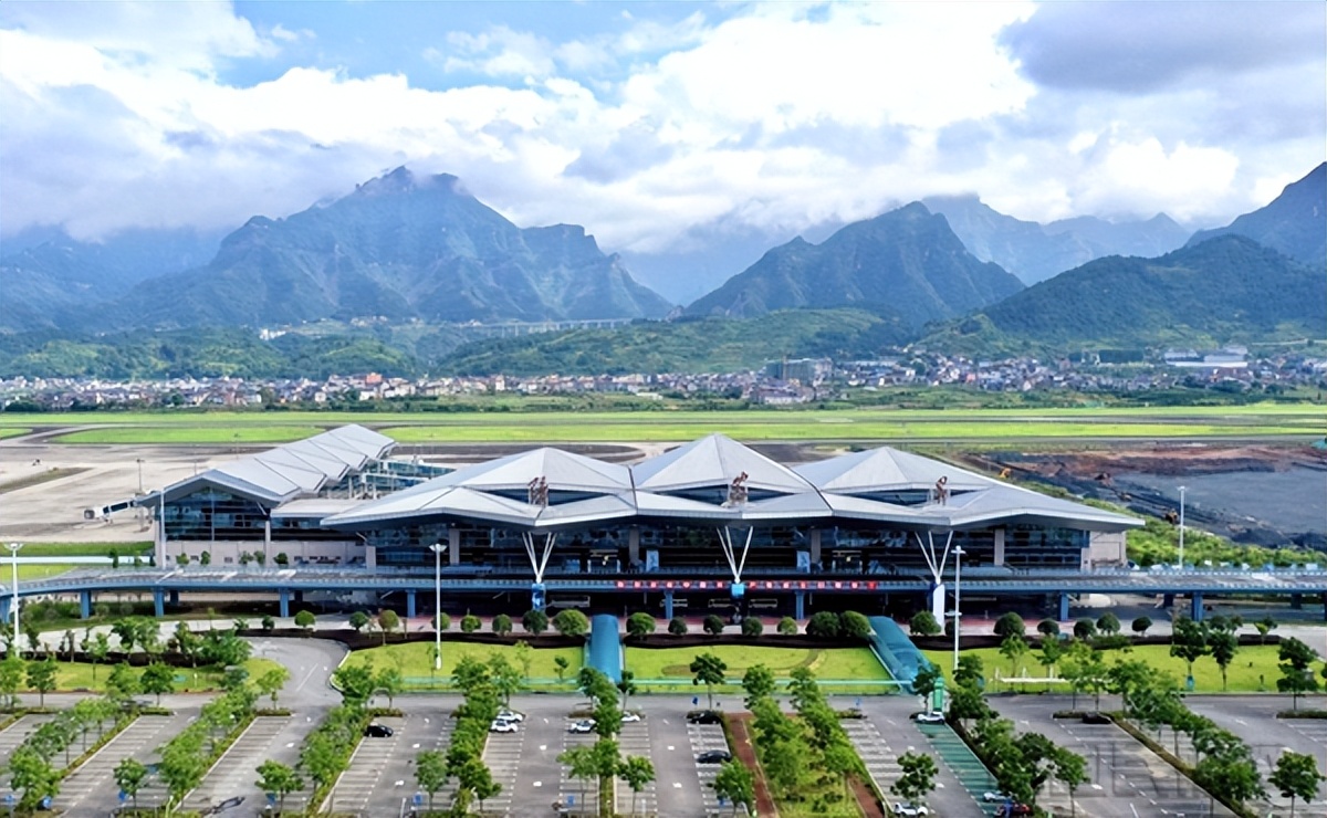 张家界举办民族运动会,张家界第七届运动会开幕式回放