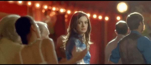 外*旗国**袍美人：帕丽斯现买现穿，妮可不输张曼玉，娜塔莉气质变了