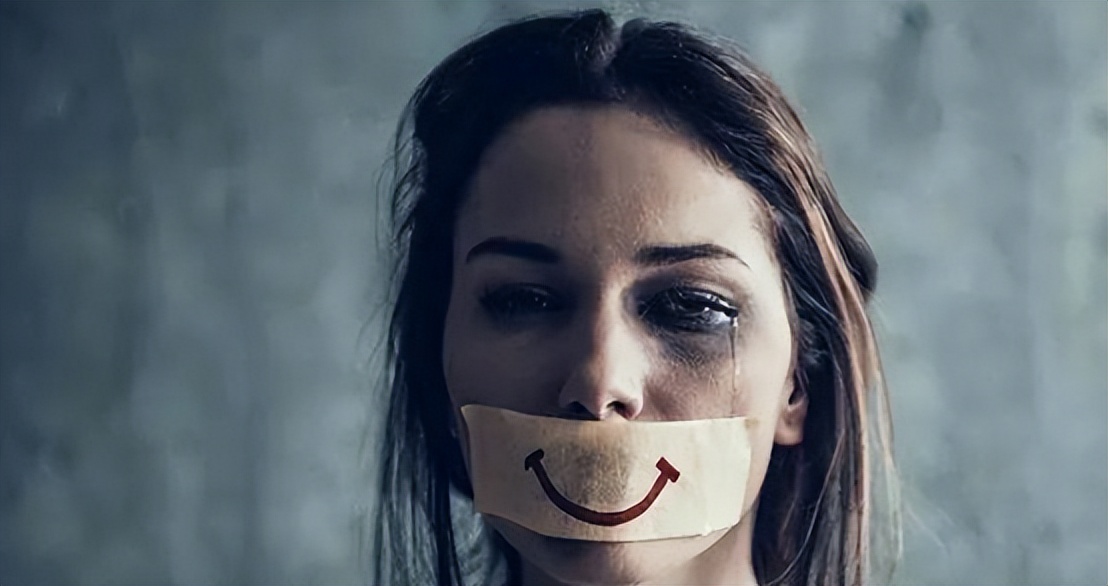 李玟轻生当天发录音,45岁天后李玟凌晨发长文