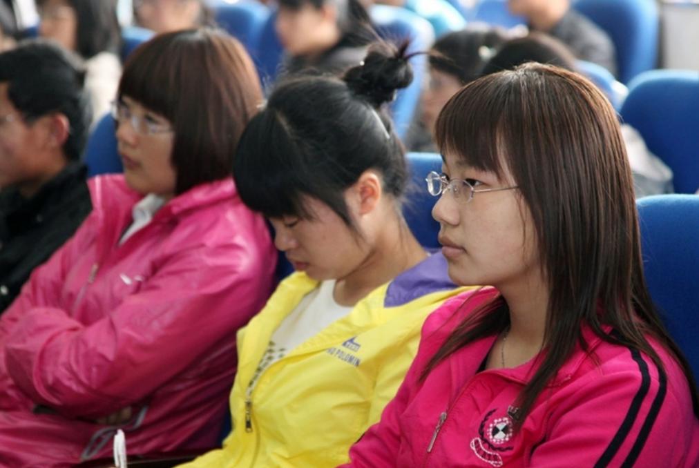 中国*草烟**好吗？拥有六险二金，平均年薪超十万，大学生可作参考