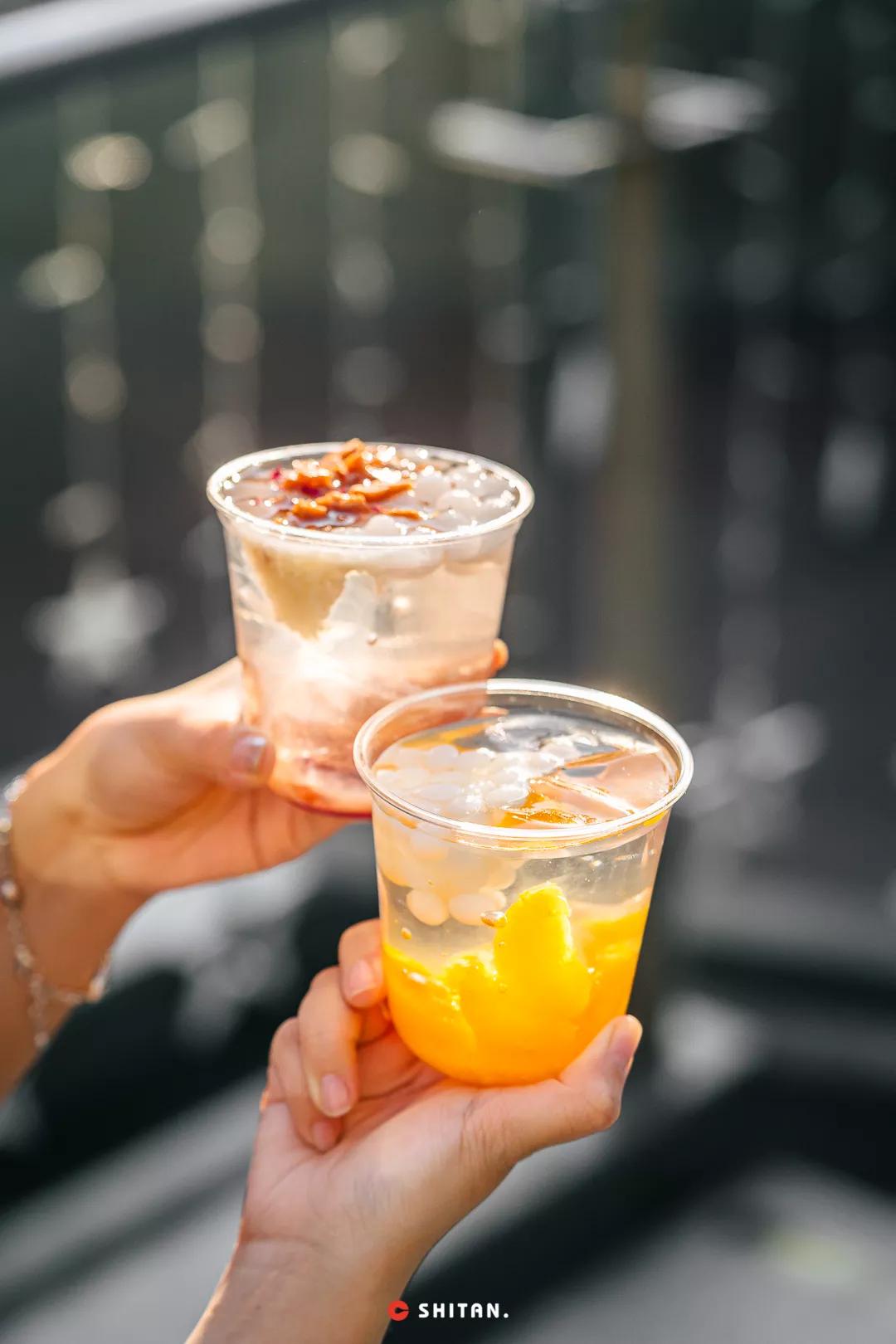 被套头了，「炸卤虎皮肥肠王」来了