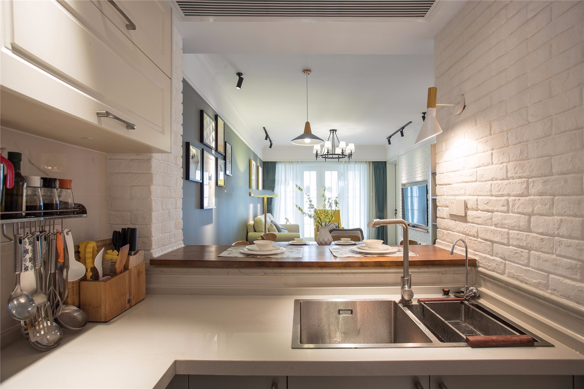 厨房太热能安装凉霸吗,厨房不能安装变频空调吗