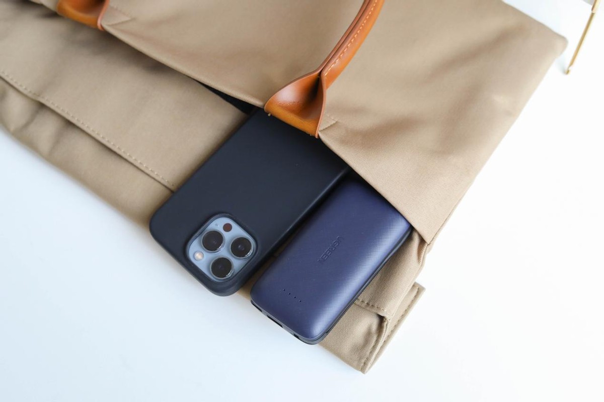 绿联苹果磁吸式充电宝测评,绿联充电宝支持苹果快充吗