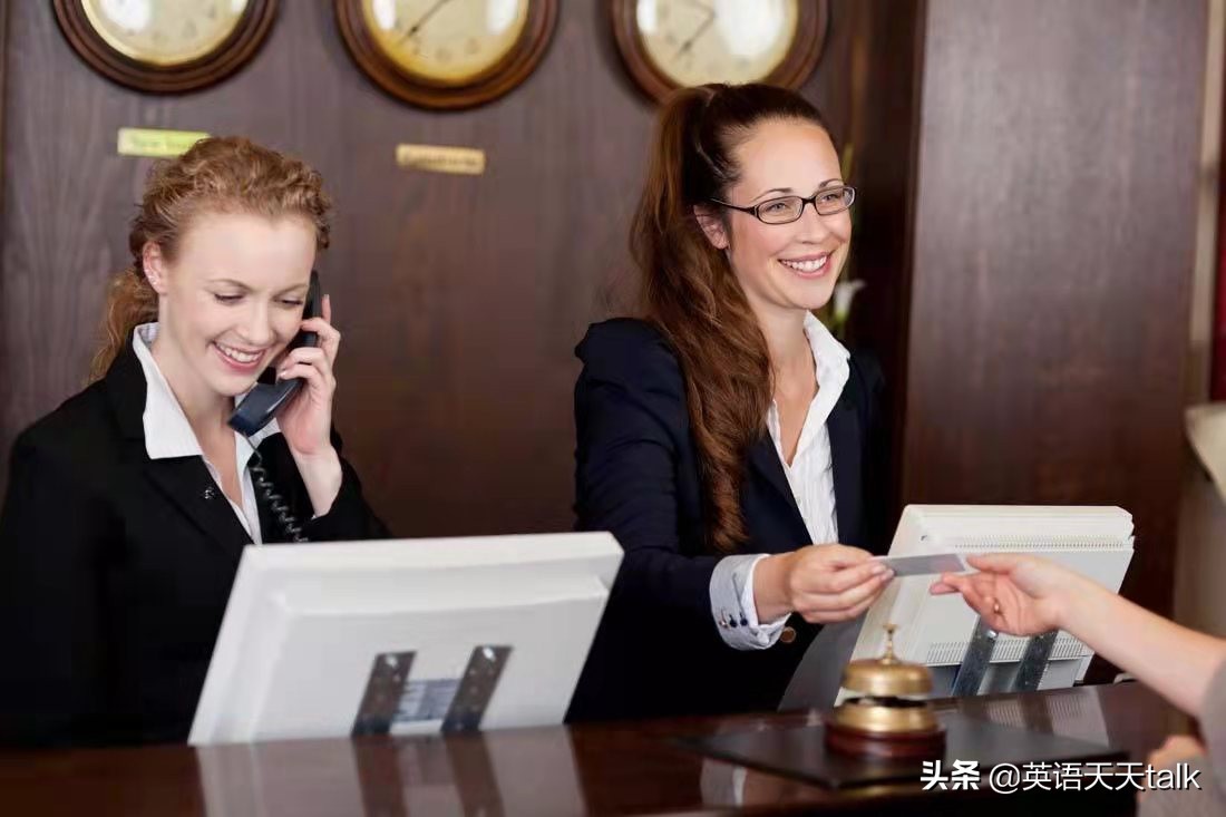 在酒店住了几晚用英语怎么表达,续住一晚英语