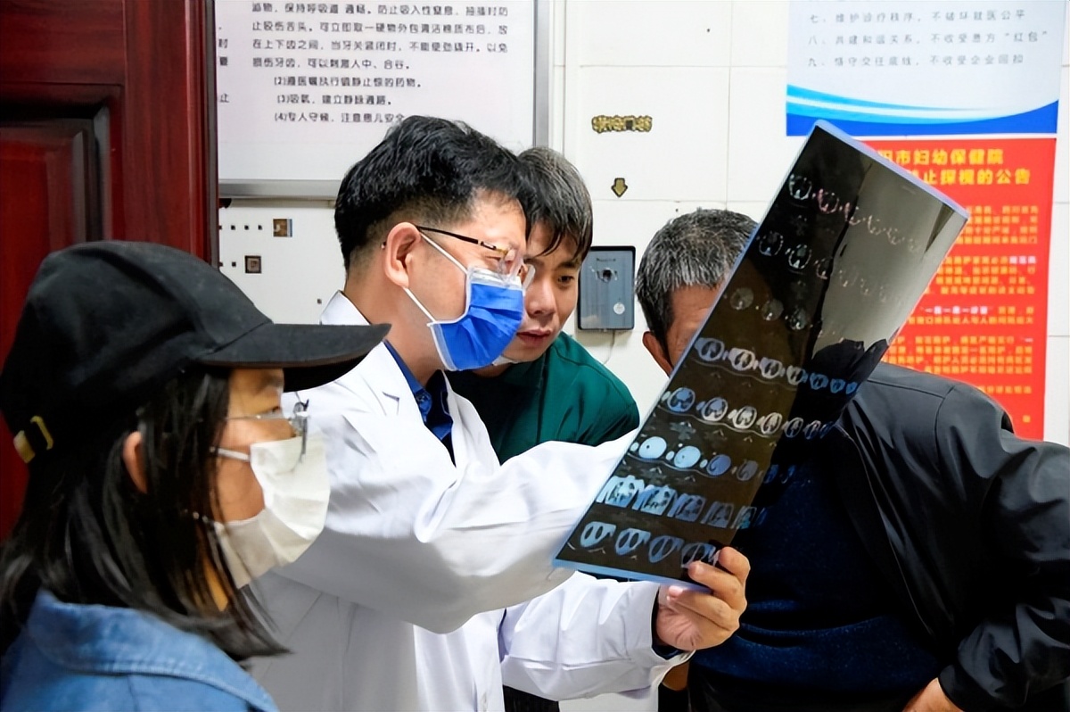 女童昏迷生死一线,儿童感染甲流抢救