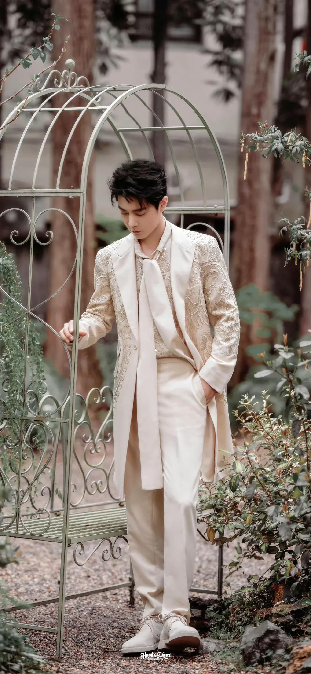 肖战杨紫微博之夜高清壁纸,肖战微博之夜戴口罩的壁纸