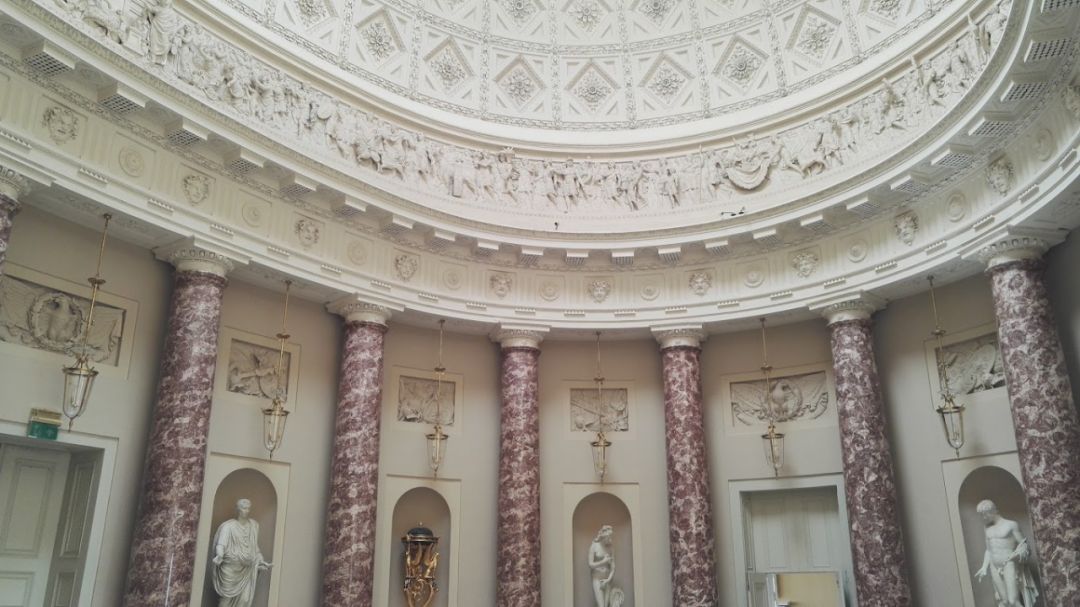 秋日漫步：英国私校美景巡礼，孩子们喜欢哪一所？