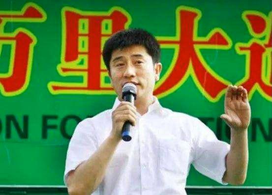 东北“巨骗”*相贵陈**陨落史:开悍马买182万手机号,08年锒铛入狱