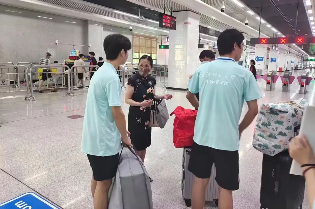 武汉纺织大学外经贸学院22级迎新,武汉纺织大学外经贸学院23届新生