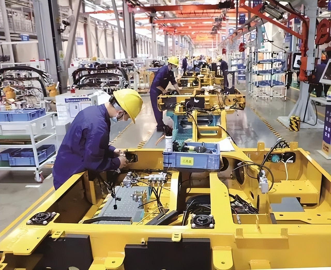 办好中国的事情关键在党关键在人,牢牢把握发展主动权的战略抉择