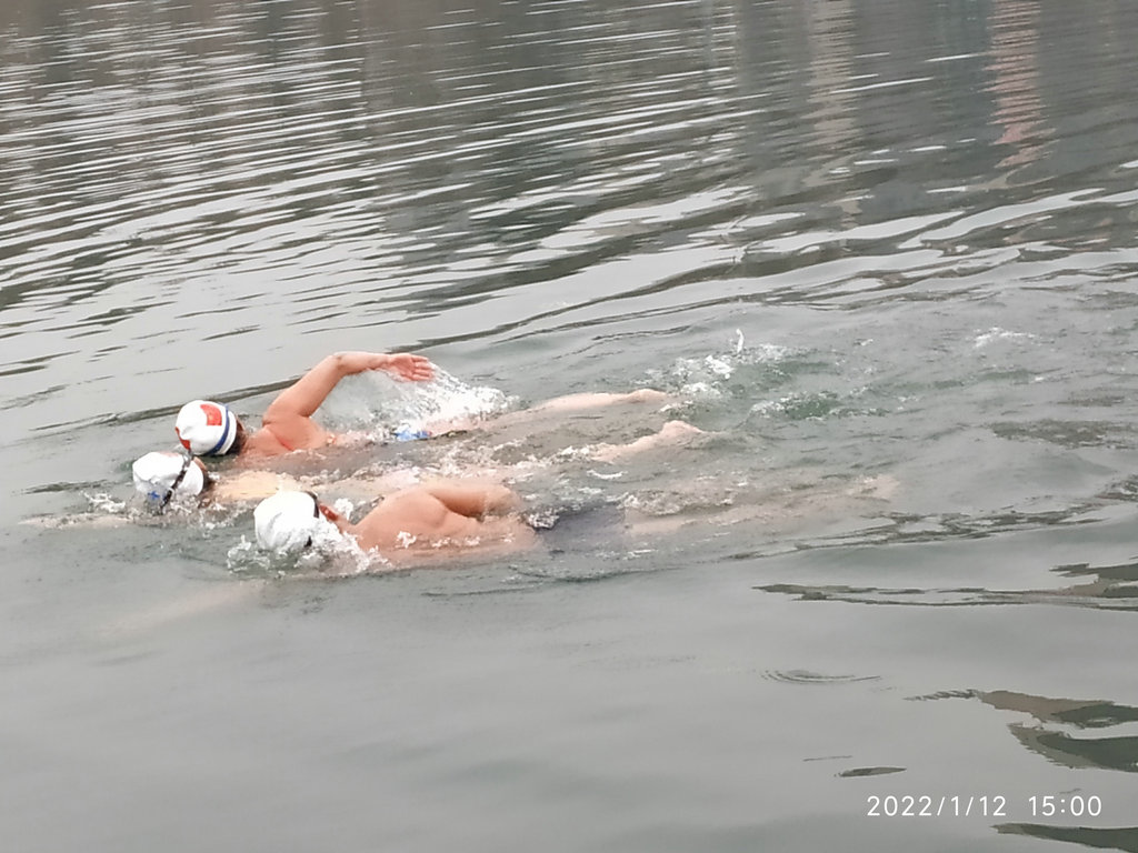 湘西欢乐冬泳人——向怀化水上部落“碉堡村”致敬