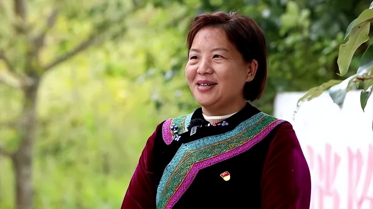 悬崖古村两届人大代表致富路上“接力赛”