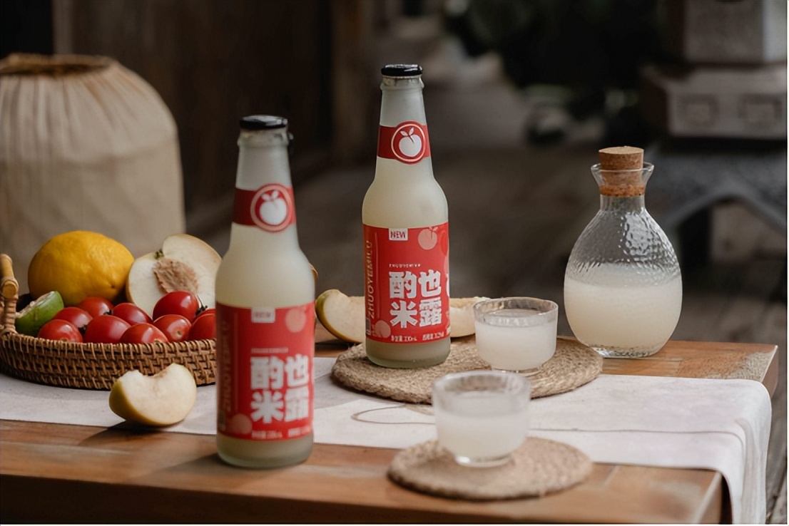 酌也获融资；香飘飘与OATLY在华公司合作；优瞳推出小绿芯日抛