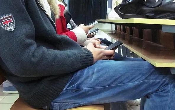 到底啥是奶头乐,奶头乐现象在校园蔓延