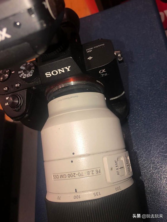 相机镜头摔了修多少钱,相机与镜头连接处断裂