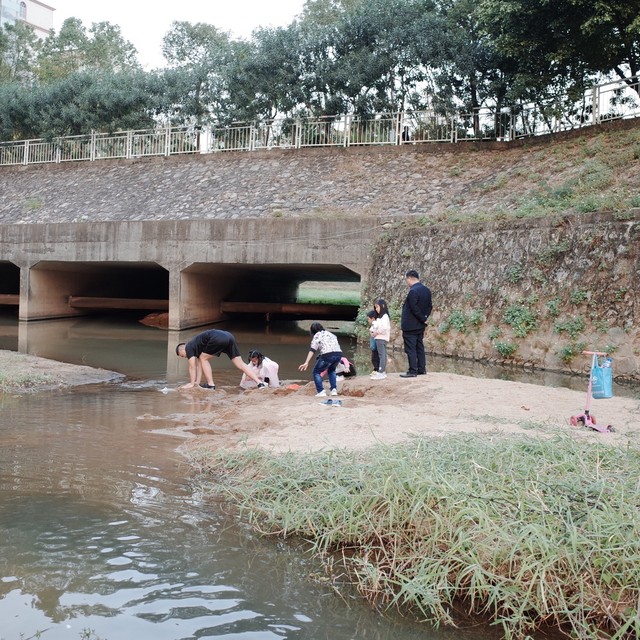 发小同学战友同事,战友和老同学谁的关系更靠谱