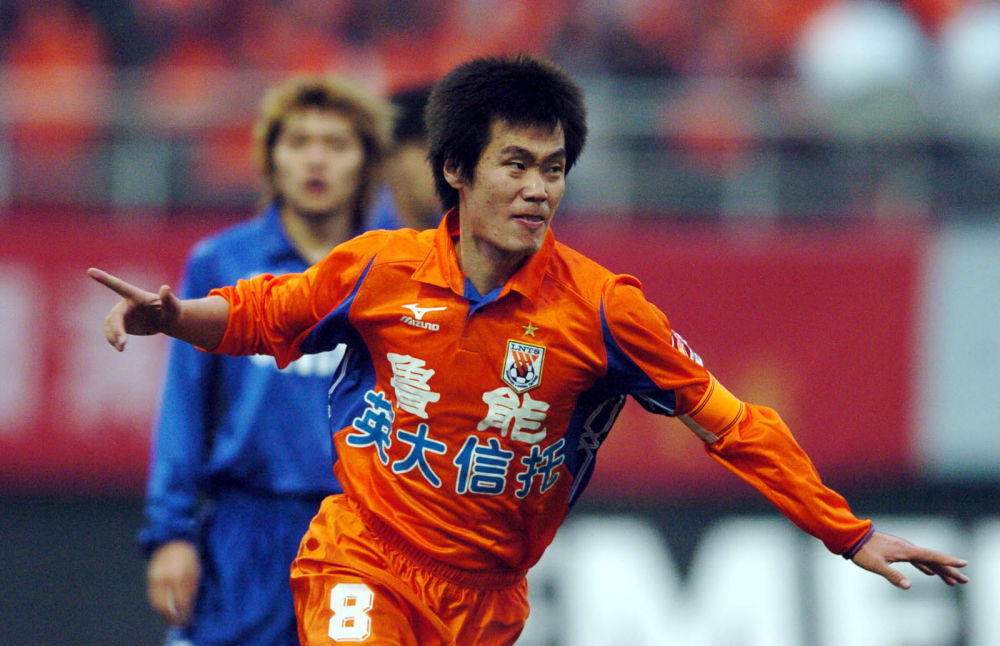 齐鲁雄师:盘点山东足球历史最佳11人,身材高大,头球优势明显