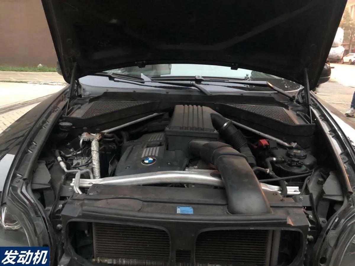 2010款宝马x52.0t与3.0t外观区别,2018款宝马x5xdrive28i2.0t