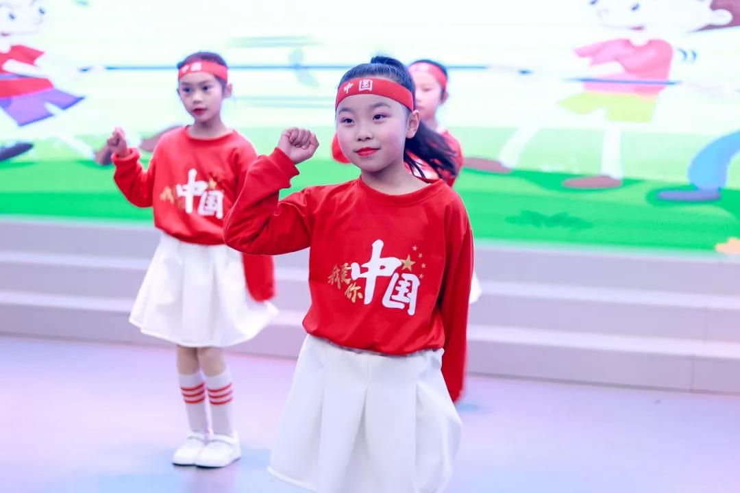 红领巾向未来少先队活动课,红领巾向未来小学班会